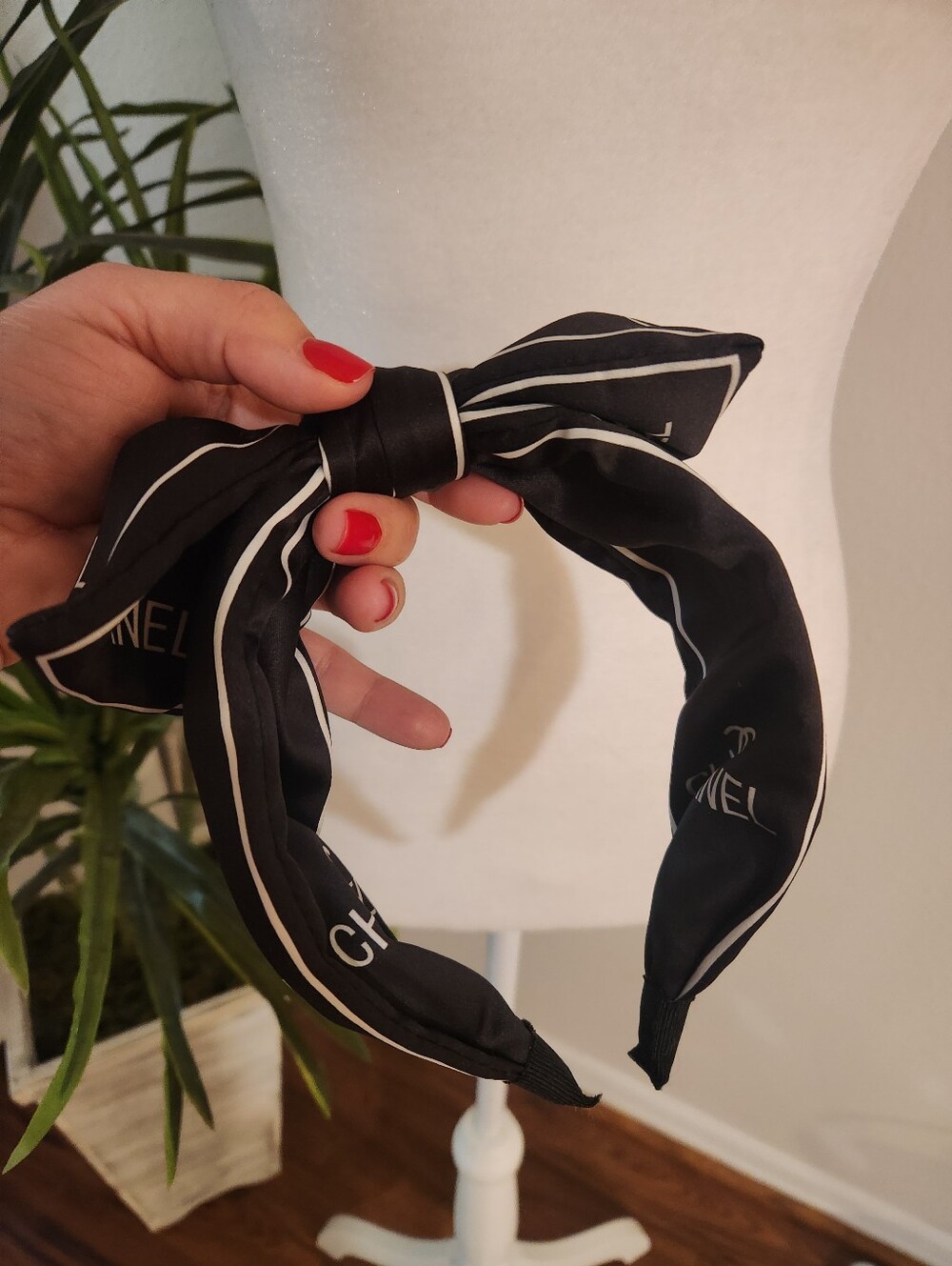 Black and White Knotted Headband
